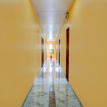 Spot On Hotel Shree Samarth Lodging Kolhapur Bagian luar foto