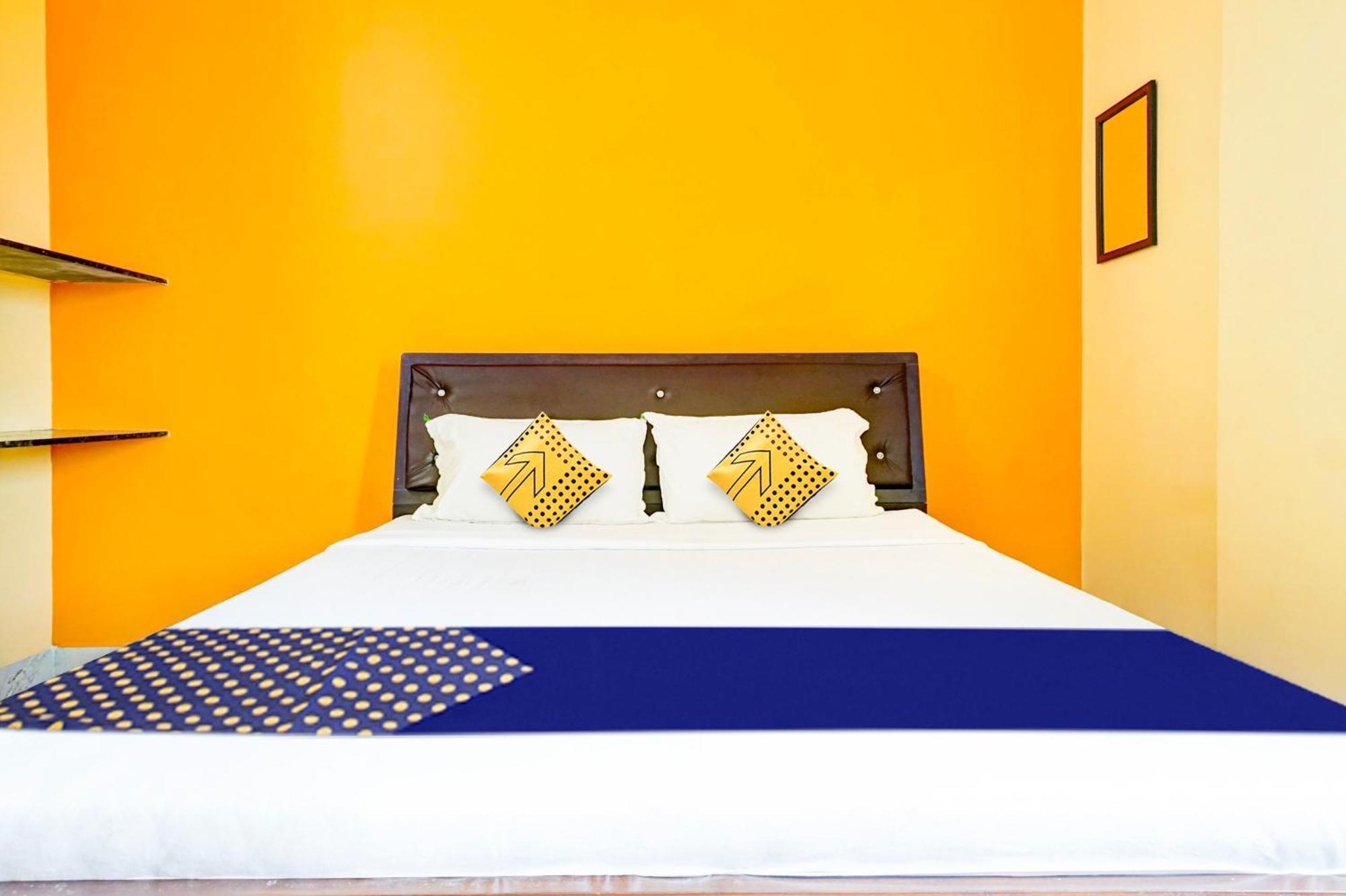 Spot On Hotel Shree Samarth Lodging Kolhapur Bagian luar foto