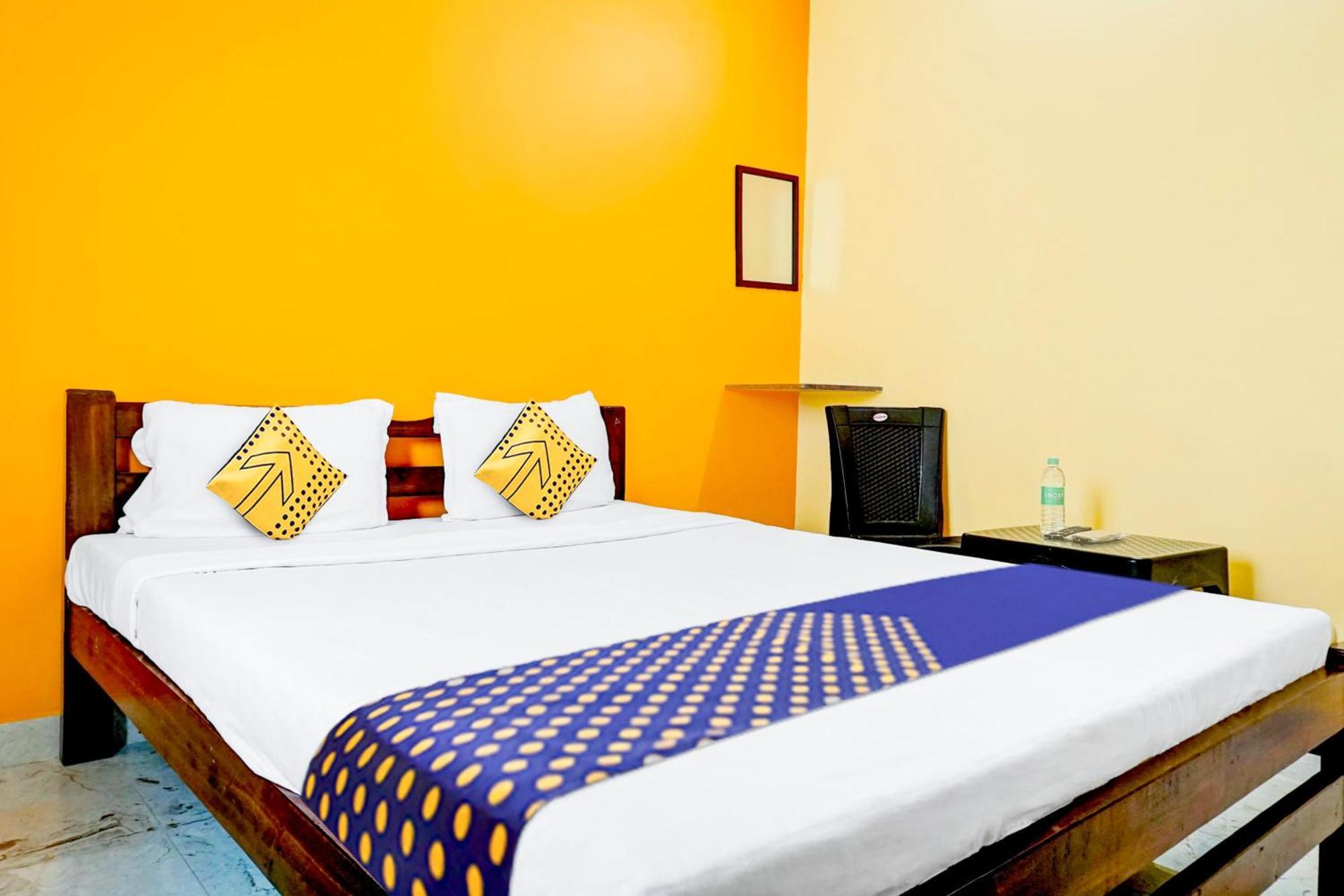 Spot On Hotel Shree Samarth Lodging Kolhapur Bagian luar foto