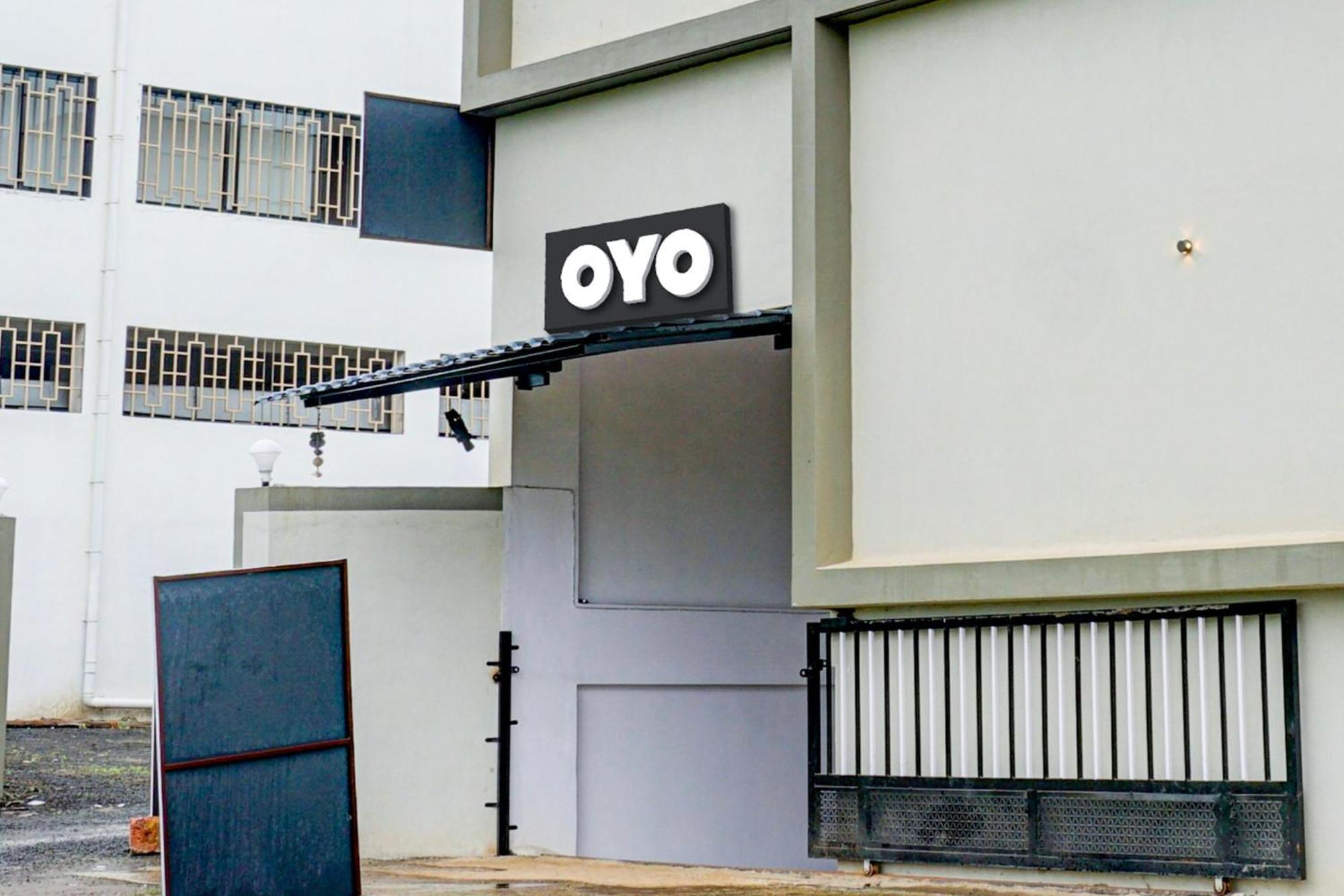 Spot On Hotel Shree Samarth Lodging Kolhapur Bagian luar foto