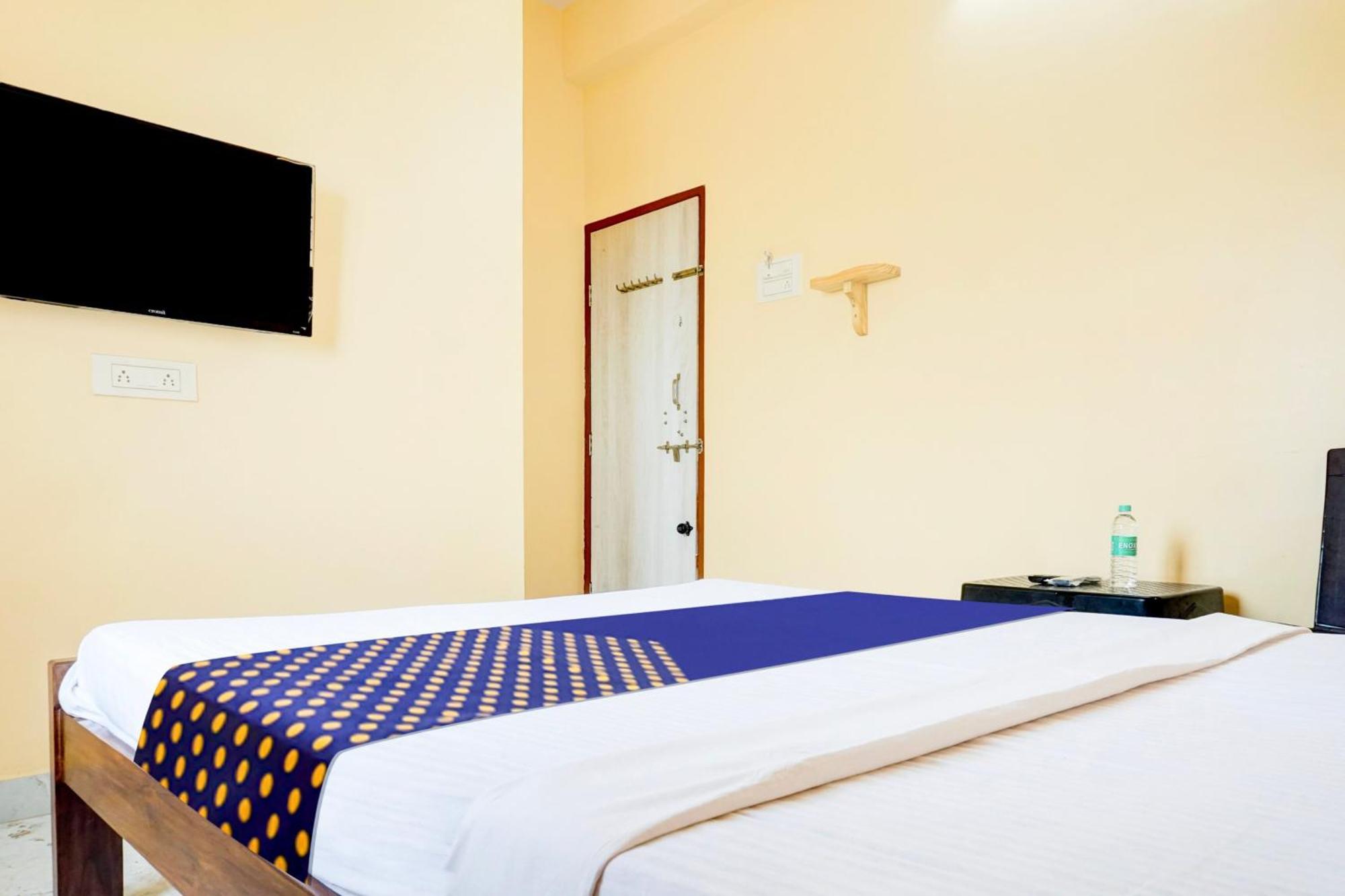 Spot On Hotel Shree Samarth Lodging Kolhapur Bagian luar foto