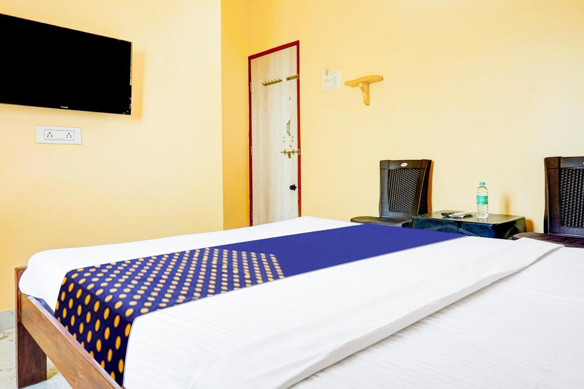 Spot On Hotel Shree Samarth Lodging Kolhapur Bagian luar foto