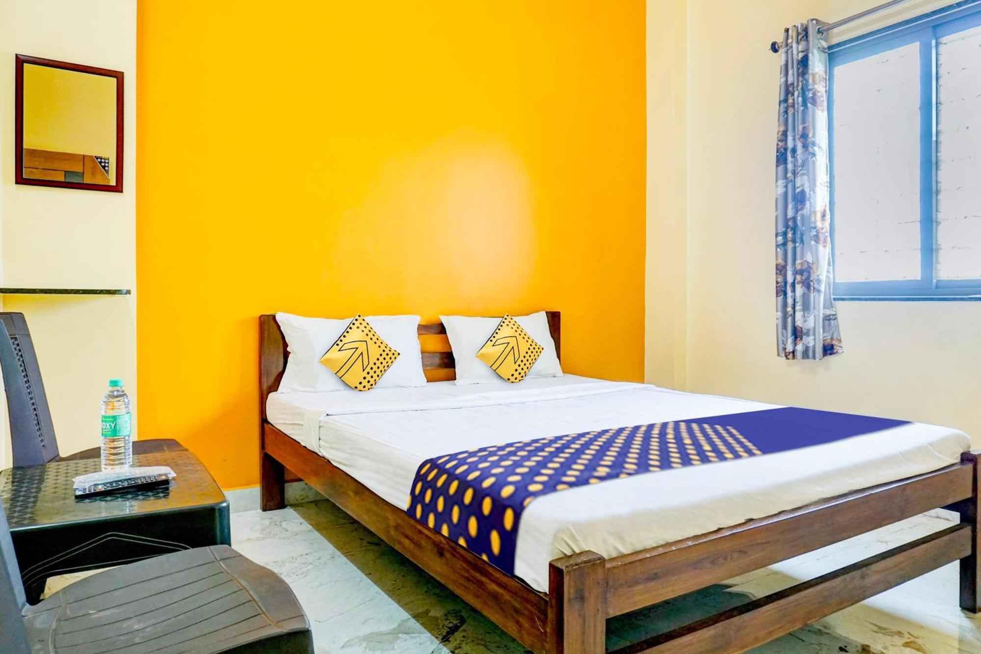 Spot On Hotel Shree Samarth Lodging Kolhapur Bagian luar foto