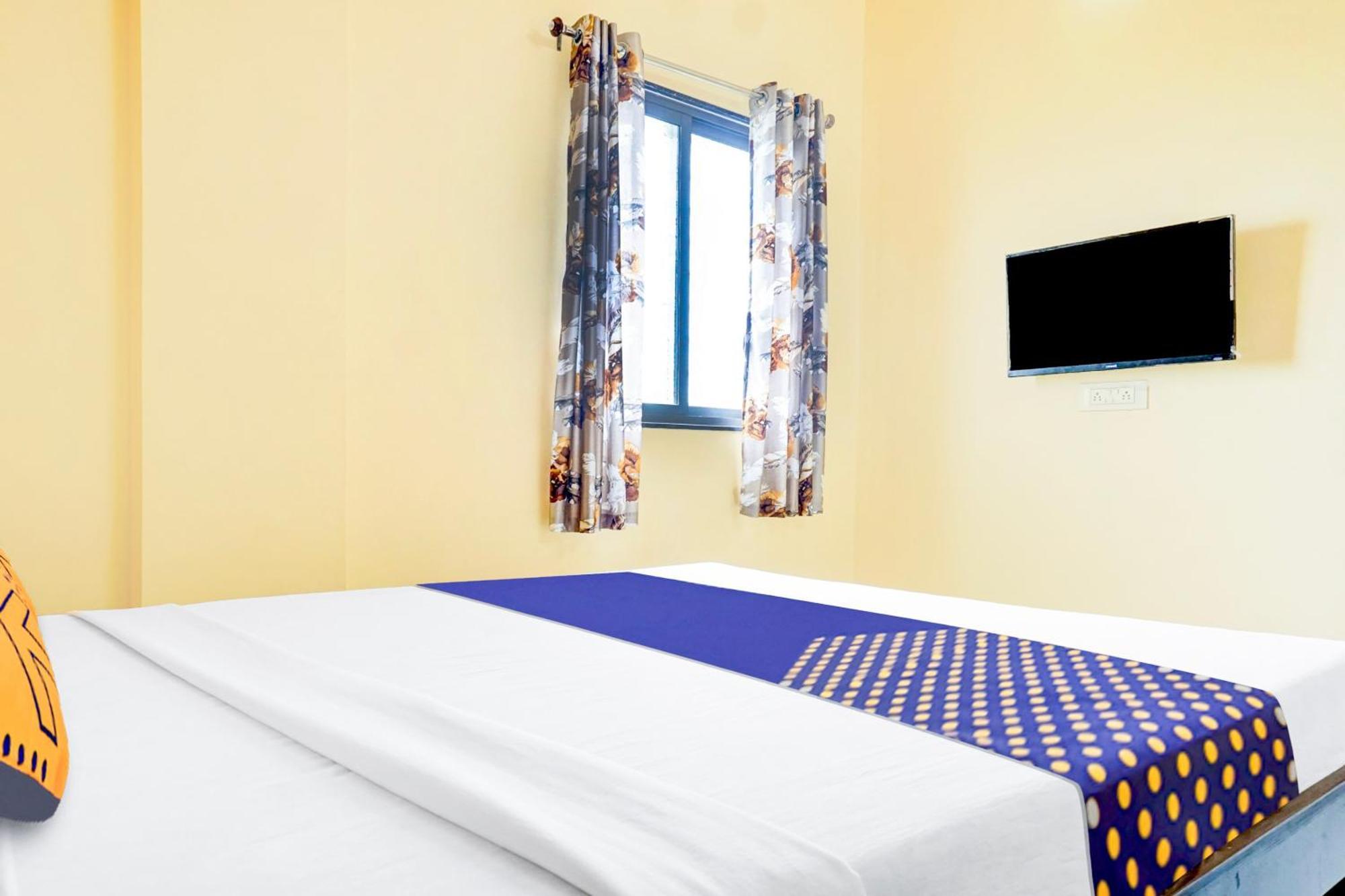 Spot On Hotel Shree Samarth Lodging Kolhapur Bagian luar foto
